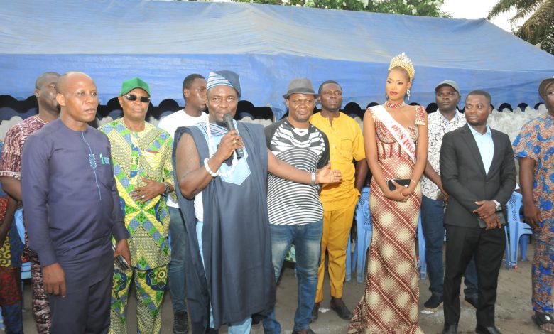 8 mars : Togbui Lanklivi Adjikou 1er et Miss Togo 2025 mobilisés pour l’autonomisation des jeunes filles de Bè