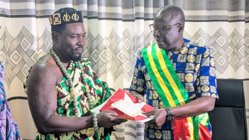 Adakpamé Kpota Colas accueille officiellement son chef de quartier : Togbui Lanklivi Adjikou Kodjo 1ᵉʳ