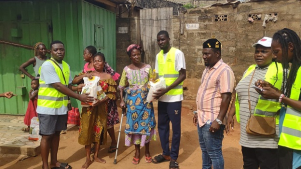 Togo : Togbui Lanklivi ADJIKOU 1er sensibilise la population de Bè Adakpamé Kpota-Colas à la culture du bon voisinage